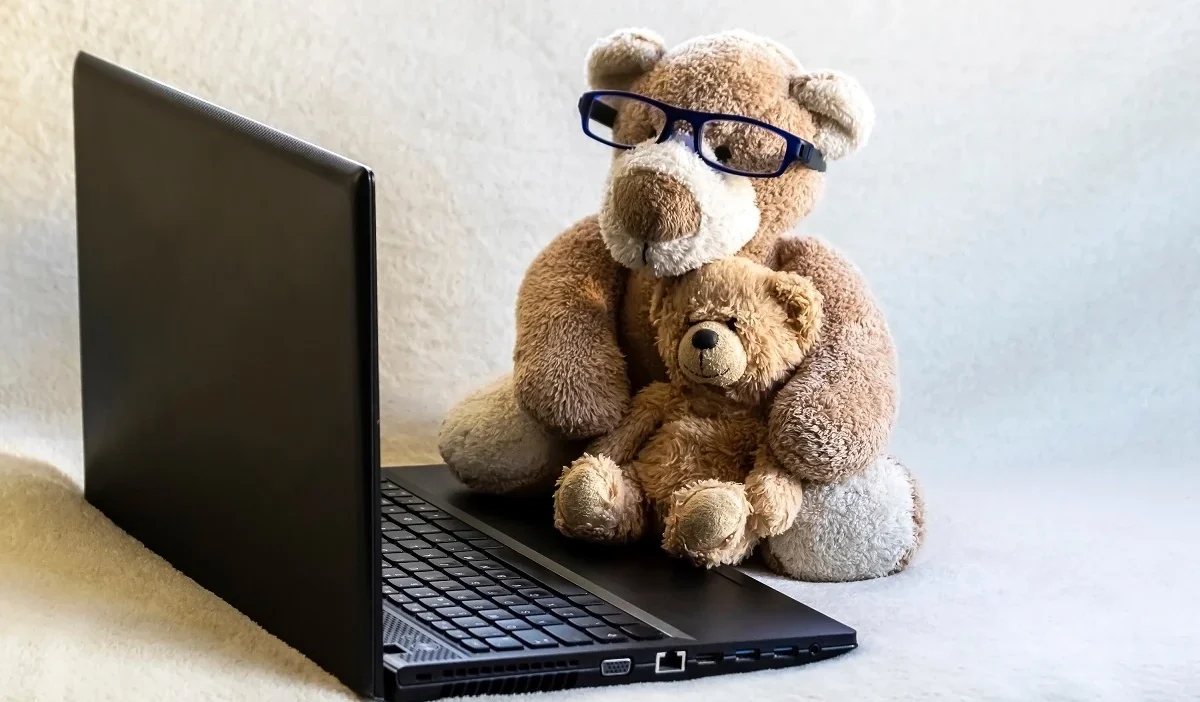 Dernek cocuklari i nternet tehditlerinden korumak icin yeni yasal degisiklik onerdi 47077