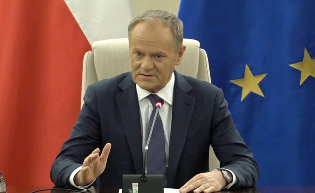 donald tusk baris konseyi ne katilmayacagiz safe programi ile 200 milyar z oty yatirim 47042