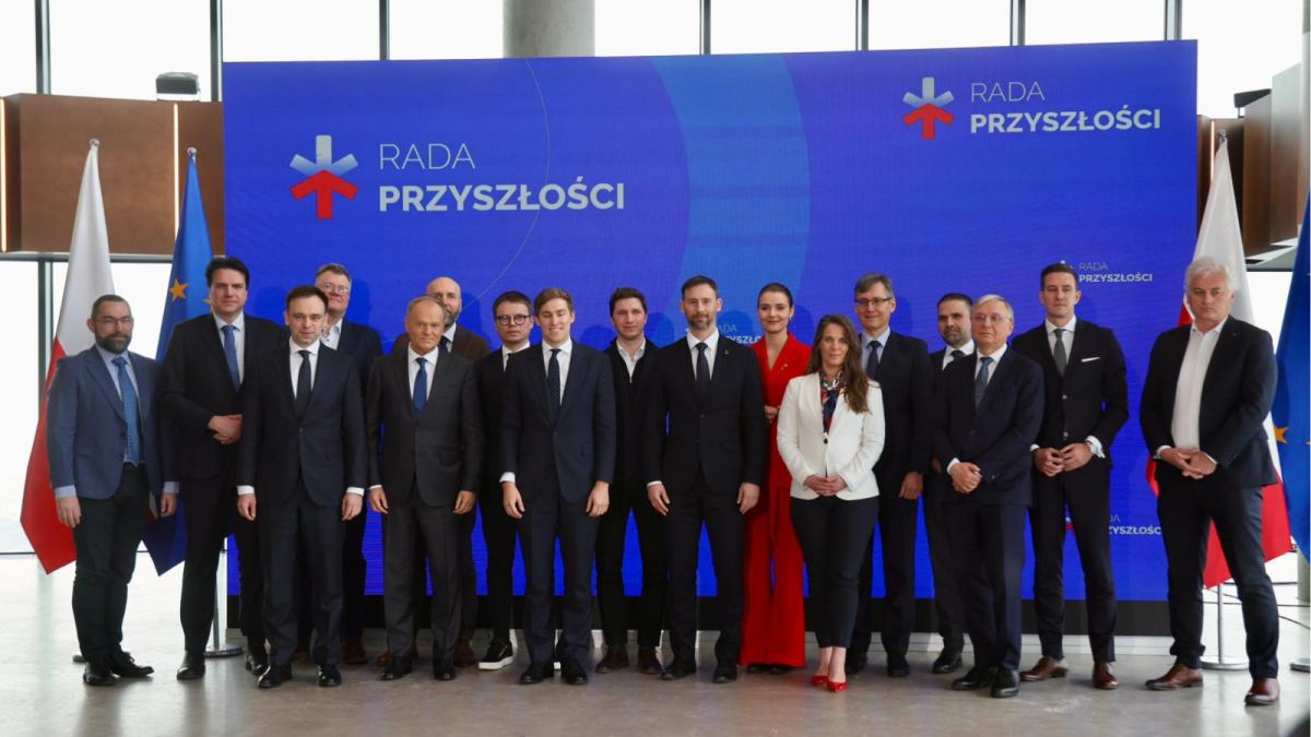 Donald tusk polonya nin gelecegini sekillendirecek gelecek konseyi ni kurdu 44875