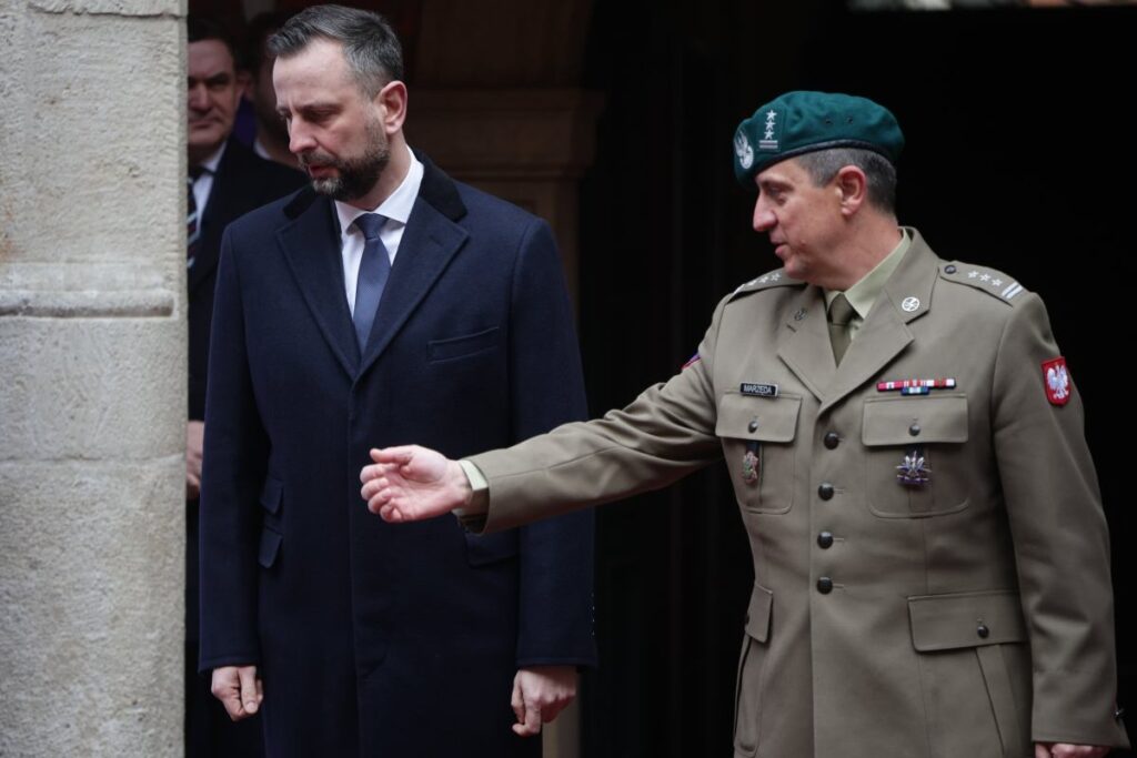 e5 ulkeleri ucuz dronlarla savunma gucunu artirmaya karar verdi 48335