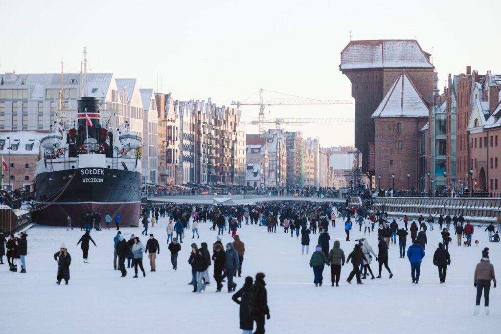 gdansk ta donmus nehrin uzerindeki tehlikeli yuruyusler 41386