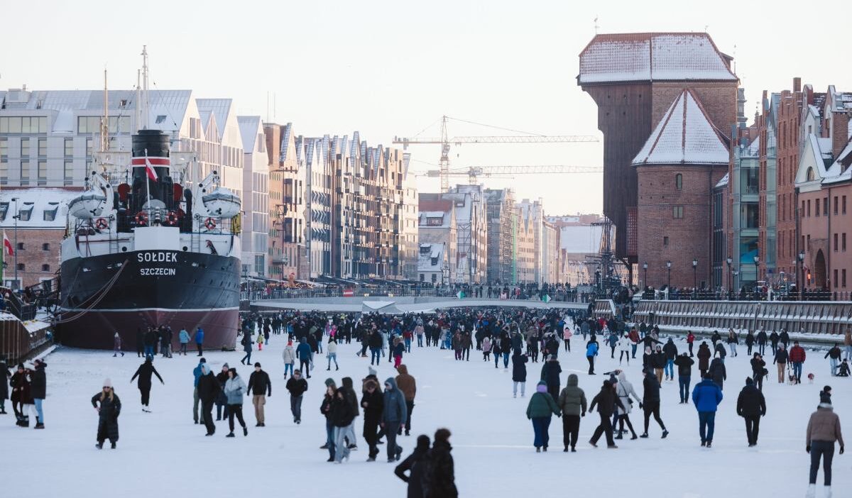 Gdansk ta donmus nehrin uzerindeki tehlikeli yuruyusler 41386