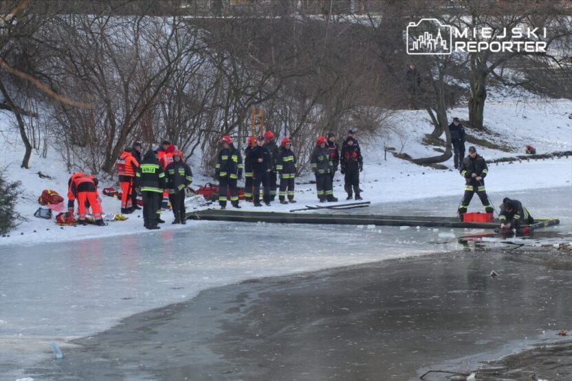Gorunurde guvenli gercekte tehlikeli erime mevsiminde buzun kirilma riski 48940