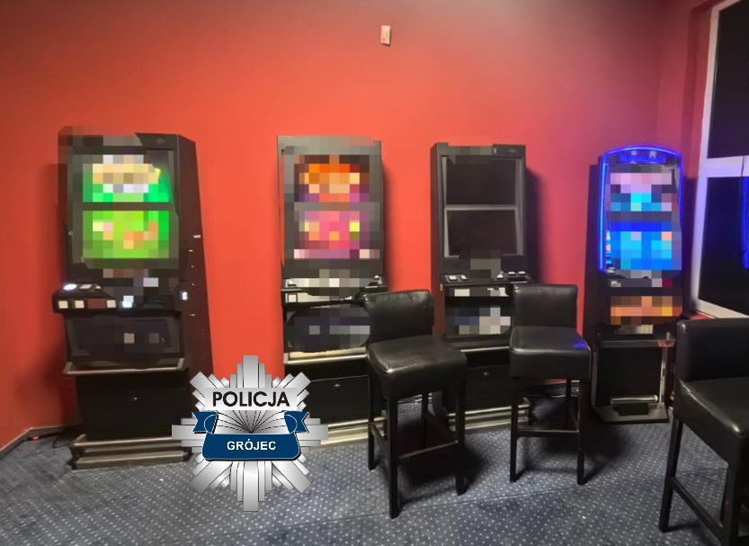 Grojec'te kumar operasyonu: 8 yasa dışı makine ve 15 bin złoty ele geçirildi 1 Grojec te kumar operasyonu 8 yasa disi makine ve 15 bin z oty ele gecirildi 48379