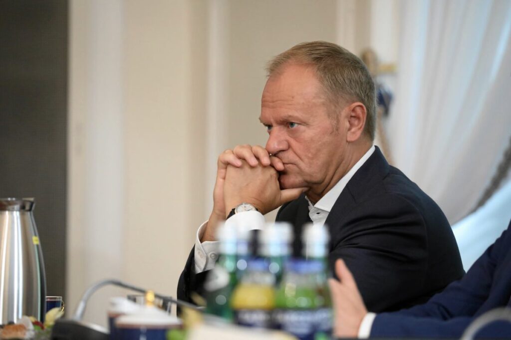 hennig k oska centrum adli yeni parlamento kulubunu kurdu 47364