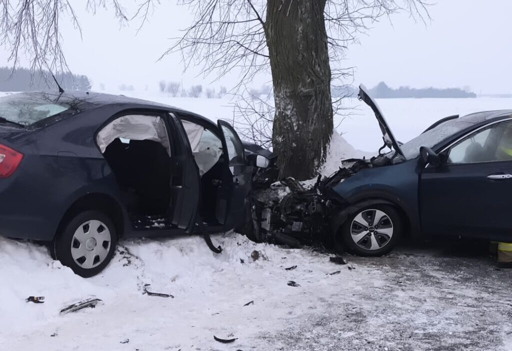 I c m ava i lcesinde trafik kazasi 2 kisi hastaneye kaldirildi 45126
