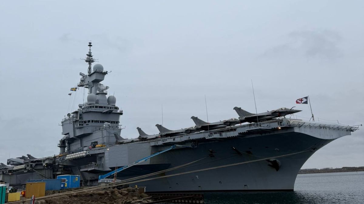 I svec te fransiz gemisine yaklasan rus dronu 49899