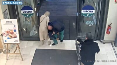 I talya da esselunga magazasinda cocuk kacirma girisimi 47169