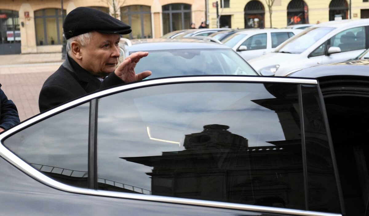 Jaroslaw kaczy ski hastaneden taburcu oldu gorevini evden surdurecek 43221