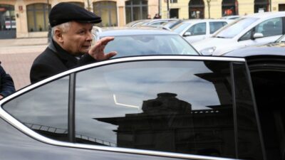 Jaroslaw kaczy ski hastaneden taburcu oldu gorevini evden surdurecek 43221