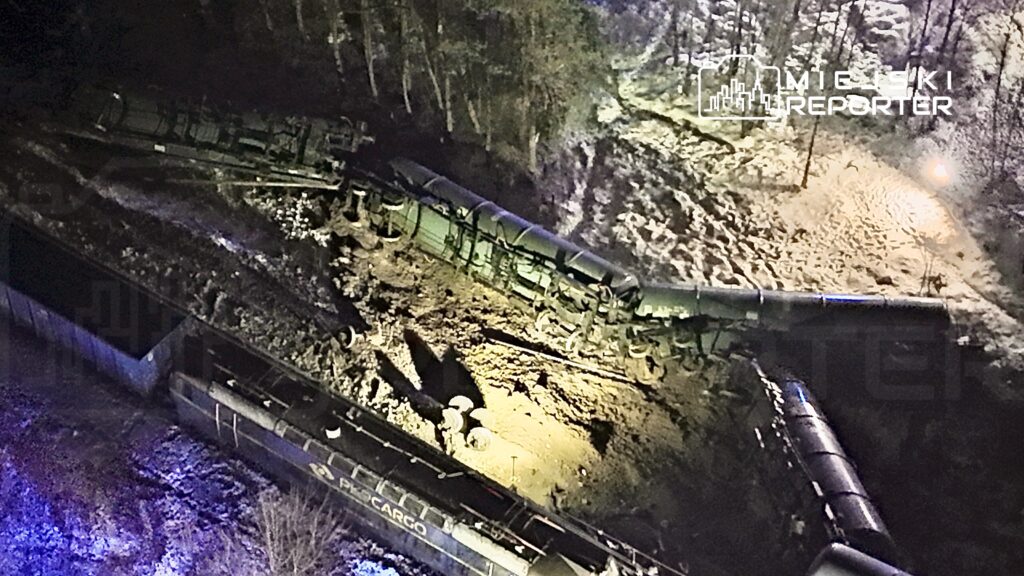 Jaroszowa wola da tren kazasi 8 vagon devrildi 41626