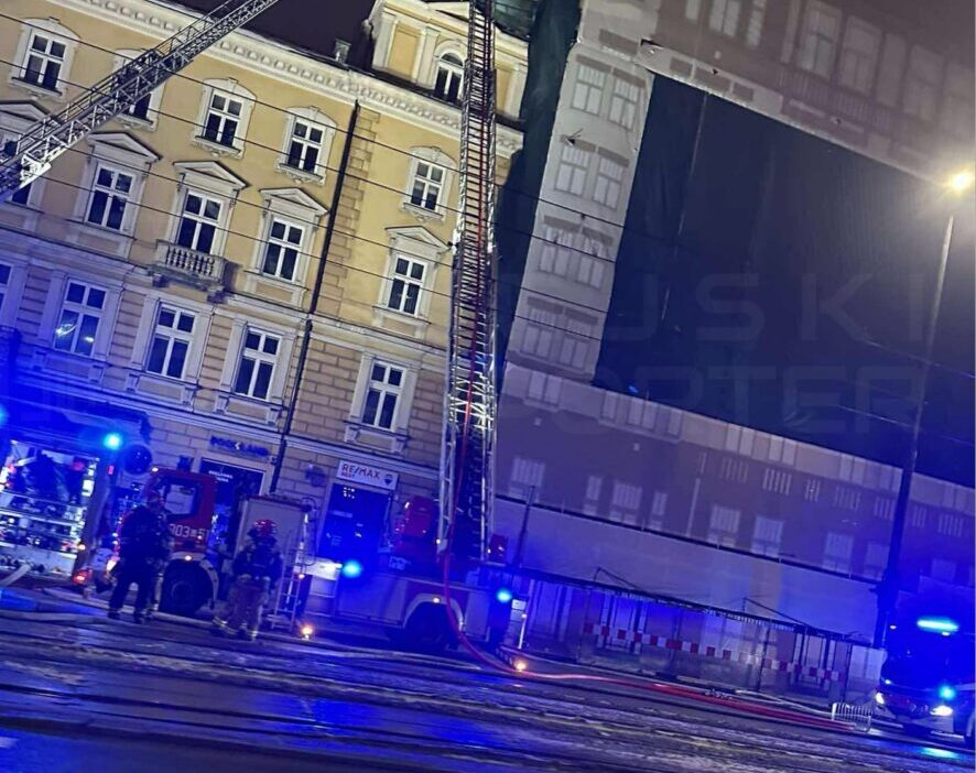 Jerozolimskiy caddesi nde cati yangini 20 metrekarelik alan etkilendi 43208