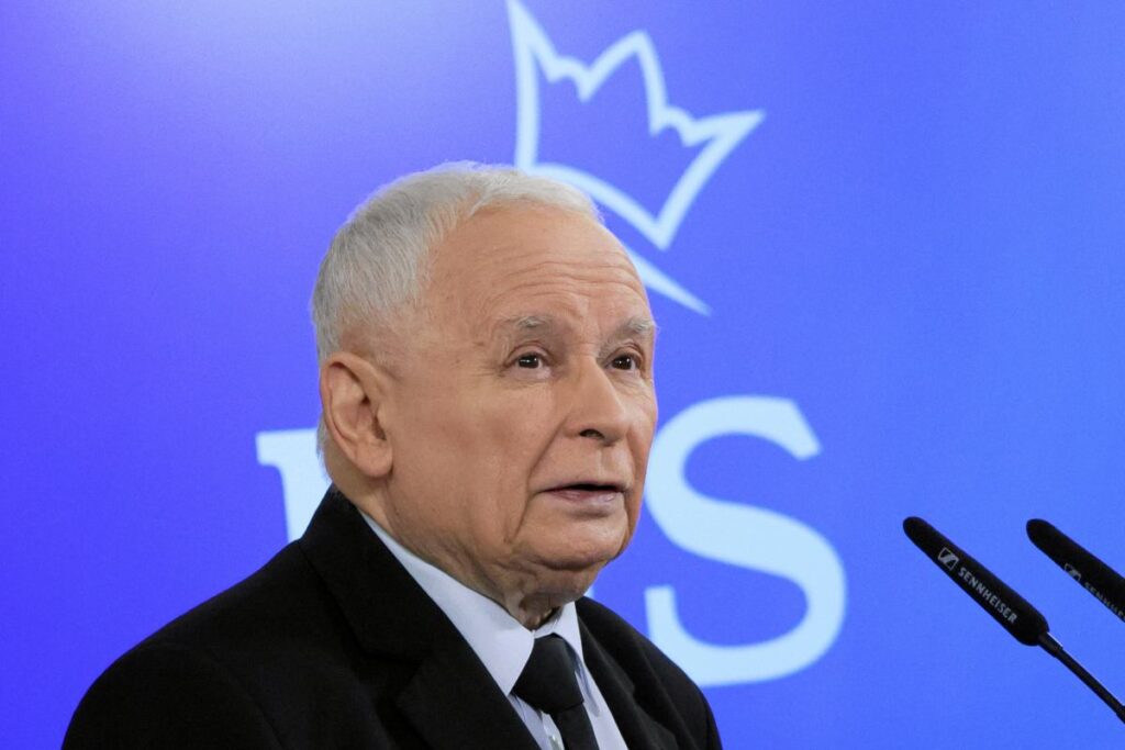 kaczy ski hastaneden cikti evde tedavi surerken siyasi i rtibatlarini surduruyor 43986