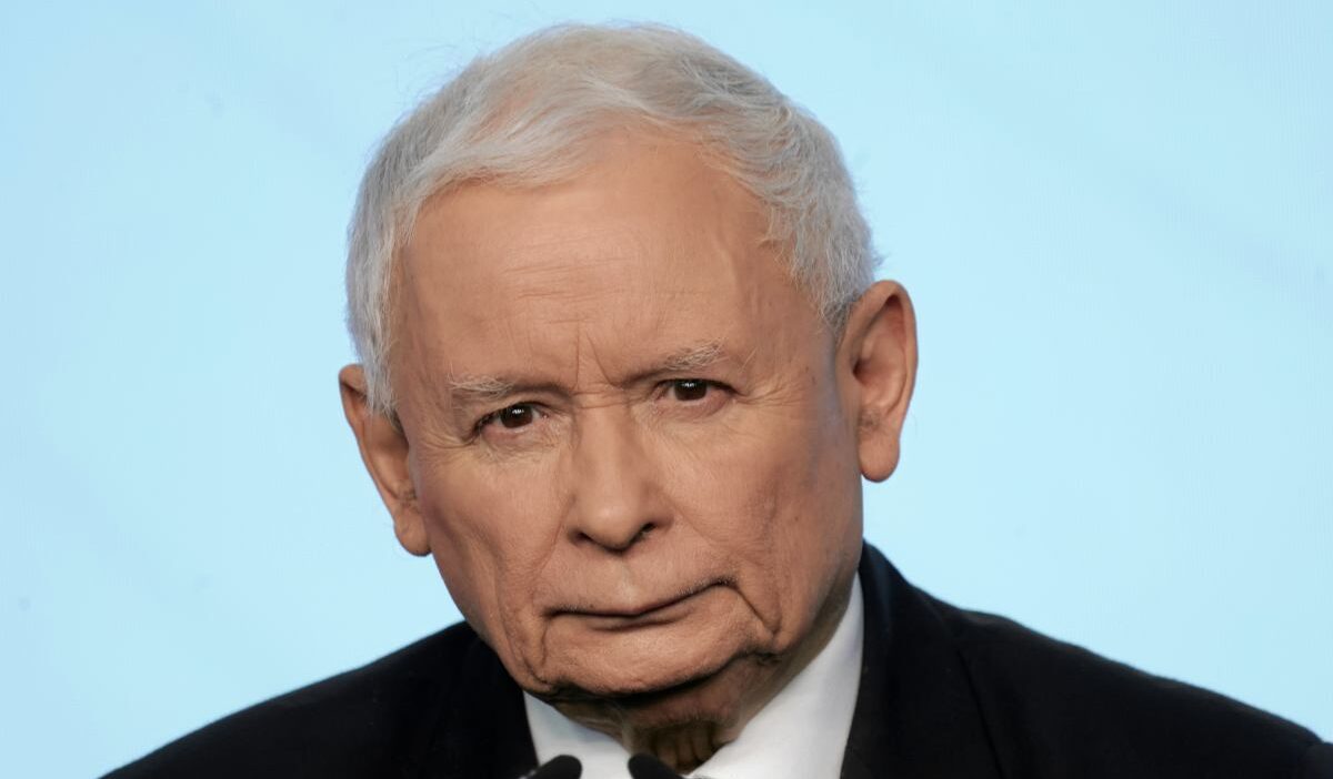 Kaczyński'nin parti i̇çi çekişmelere yönelik üyelik askıya alma tehdidi 1 Kaczy ski nin parti i ci cekismelere yonelik uyelik askiya alma tehdidi 47416