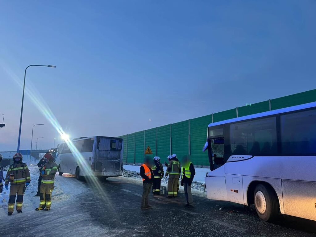 kroczewo da otobus carpismasi 10 kisi hastaneye kaldirildi 45047