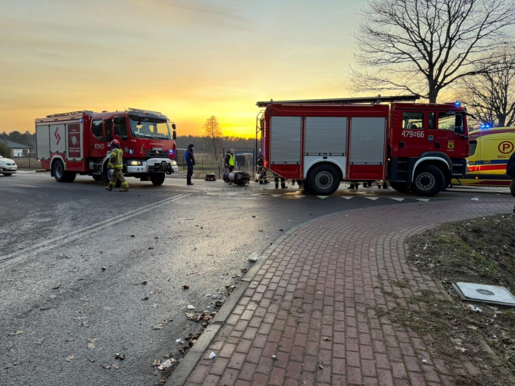 legionowo bolgesinde 16 00 civarinda motosiklet ile kamyon carpisti yol tamamen kapandi 50346