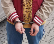 Mahkeme karariyla 38 yasindaki supheli kadina yonelik saldiri ve tehditleri nedeniyle 3 ay tutuklandi 48382