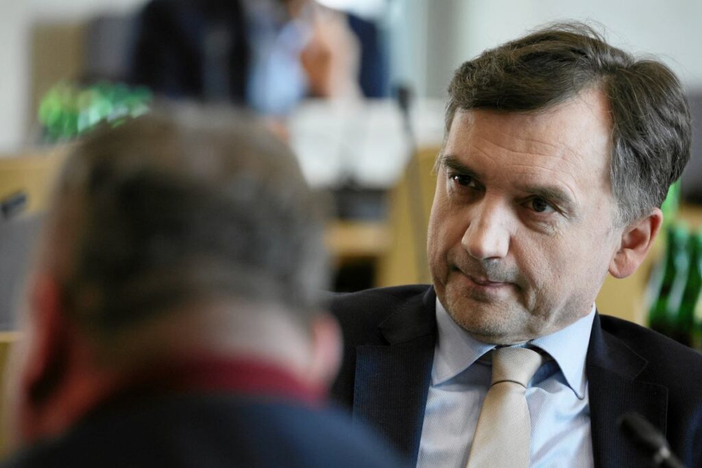 makam ziobro nun yargilanmasi i cin hakimi engellemek i stiyor 45718