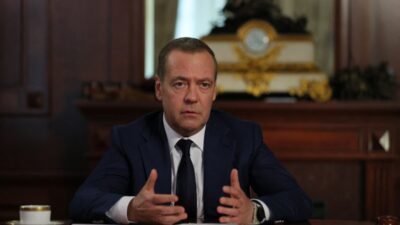 Medvedev den zelenskiy e tehdit kafasi kesilecek yeni muzakereler abu dabi de 41128