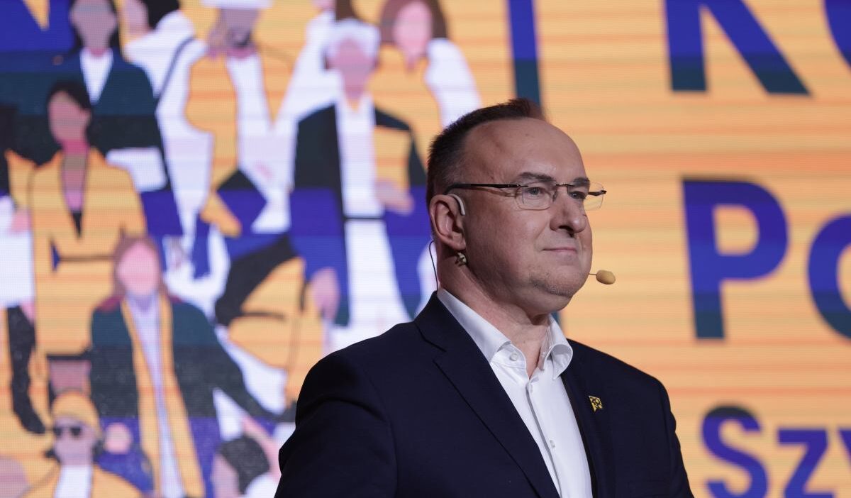 Michał kobosko, polska 2050 partisinden i̇stifa etti 1 Micha kobosko polska 2050 partisinden i stifa etti 46671