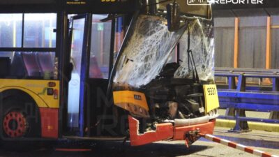 Mokotów'ta belediye otobüsü ile yol servis aracında çarpışma: otobüs hasar görerek çekildi 4 Mokot w ta belediye otobusu ile yol servis aracinda carpisma otobus hasar gorerek cekildi 49254