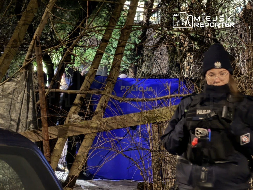 mokotow da bahce kulubesinde erkek cesedi bulundu 49137