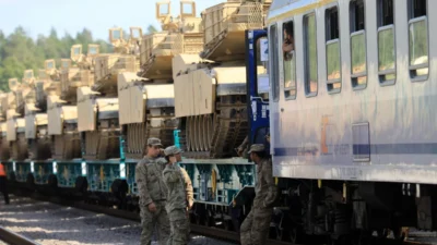 Nato dogu flankini guclendirirken ukrayna da secim ve baris plani referandumu gundemde 45588