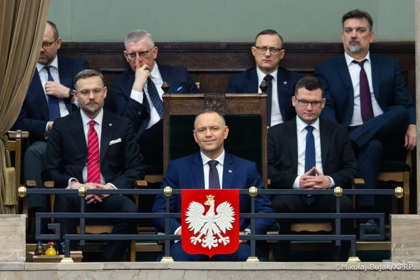 Nawrocki nin safe karari veto baskisi ve kamuoyu beklentileri 50249