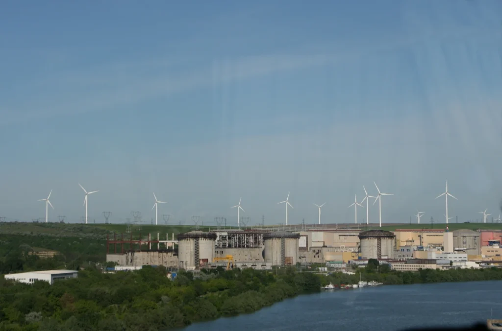 ne buyuk ne kucuk kanada orta olcekli reaktorlere odaklaniyor 47546