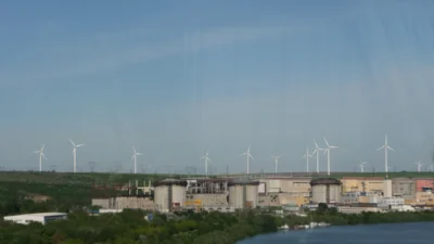 Ne buyuk ne kucuk kanada orta olcekli reaktorlere odaklaniyor 47546