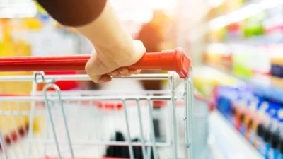 Ocak ta sabit fiyatlardaki perakende satislari 4 4 artti ekonomistler tuketim buyume motoru kalsa da 2026 nin i lk ceyregini zayif ongoruyor 49000