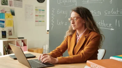 Ogretmen kariyer atilimi 2026 da unvan yukseltme rehberi 40905