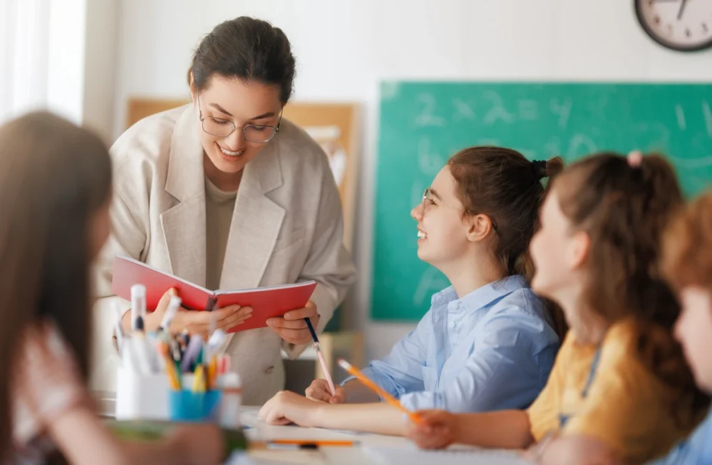 ogretmen sendikalari bakanlik yonetmelik tasarilarini yasalari asmakla sucluyor 46024