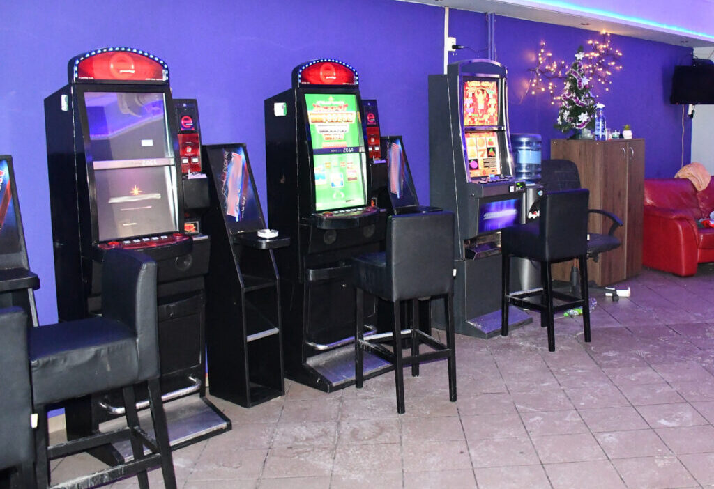 Ostrowi mazowieckie de gazli soygun operasyonunda 3 supheli tutuklandi 42714