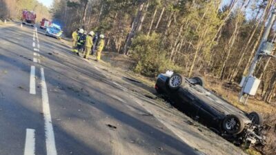 Płock'ta alkollü sürücü bmw'yle devrildi: trafikte sıkıntı var 3 P ock ta alkollu surucu bmw yle devrildi trafikte sikinti var 49869