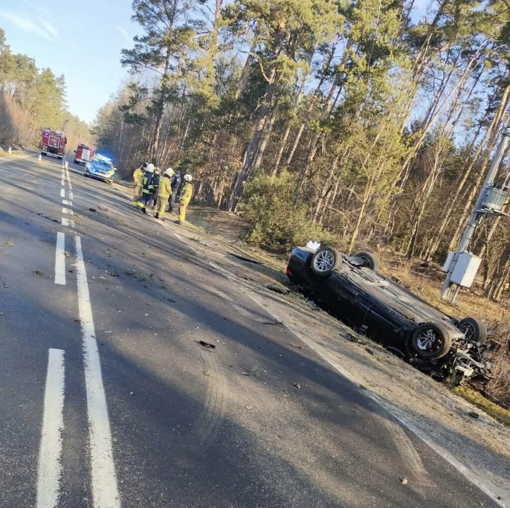p ock ta alkollu surucu bmw yle devrildi trafikte sikinti var 49869