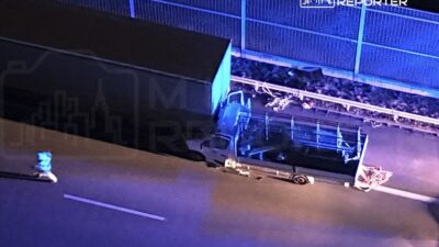 Panelvan kamyonun arkasindan carpip suruklendi 2 kisi hastaneye kaldirildi 46276