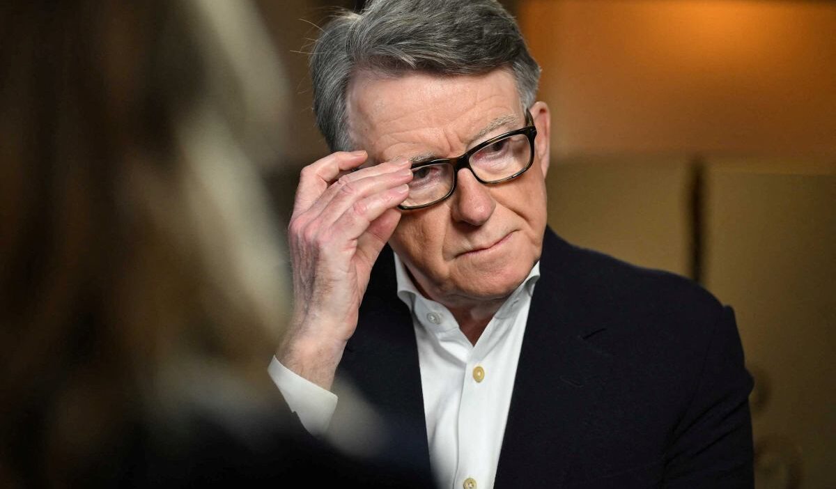 Peter mandelson epstein belgeleriyle i liskisi sonrasi buyukelci ve parti uyeliginden i stifa etti 41266