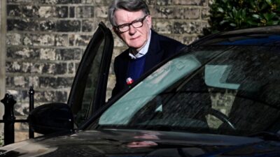 Peter mandelson kamu gorevini kotuye kullanma suphesiyle gozaltina alindi 49012