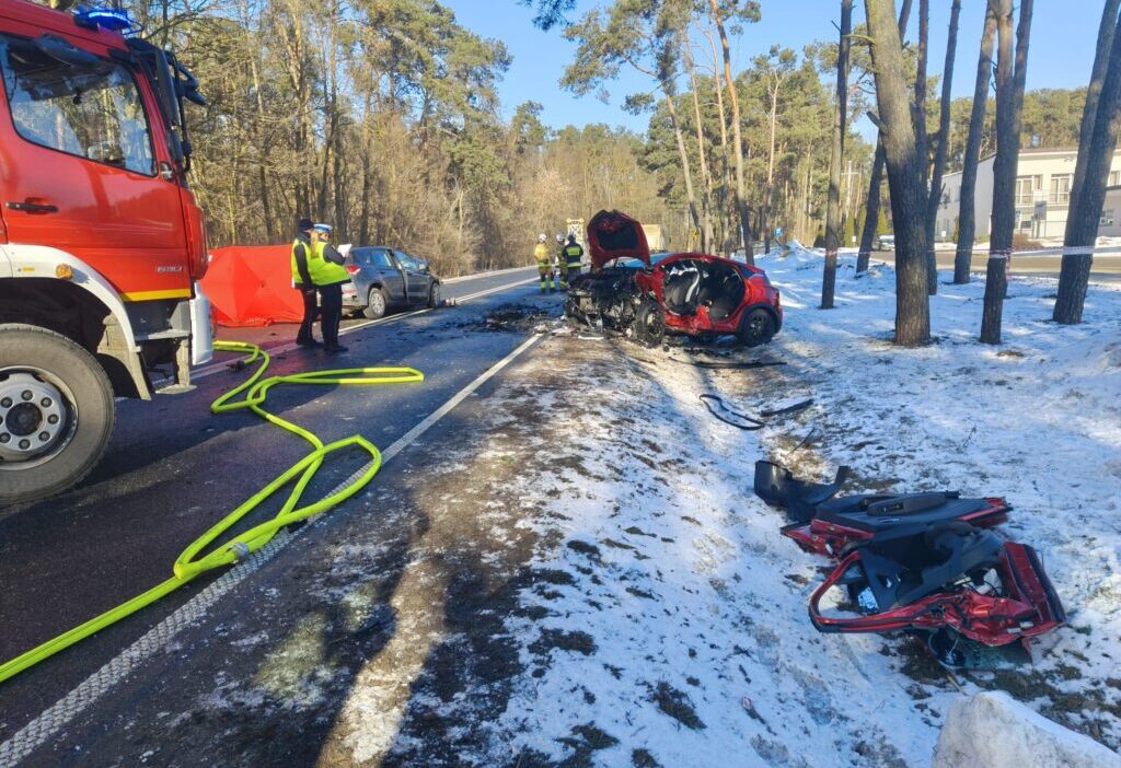 Podnie no da kafa kafaya trafik carpismasi 1 kisi oldu 1 agir yarali 48102
