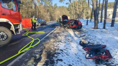 Podnieśno'da kafa kafaya trafik çarpışması: 1 kişi öldü, 1 ağır yaralı 2 Podnie no da kafa kafaya trafik carpismasi 1 kisi oldu 1 agir yarali 48102