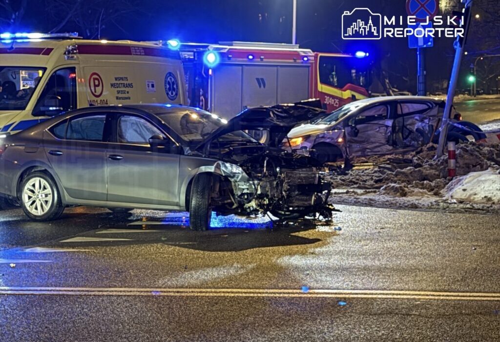 Polis memuru tutuklu tasiyan aracla meydana getirdigi kaza sonrasi gorevden uzaklastirildi 40932