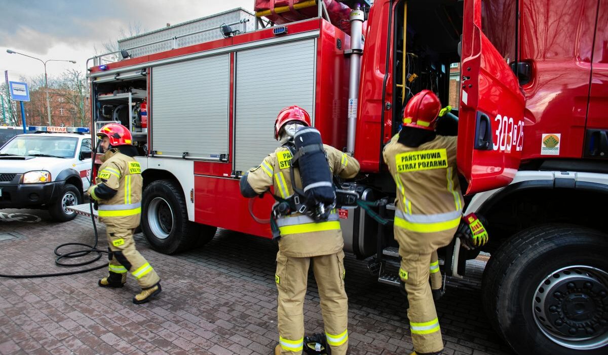 Polkowice de biedronka market yangini bina tamamen alevlere teslim oldu 41003