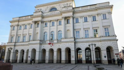 Polonya bilimler akademisi nde fizikci maas i lani 4806 zloti 47331