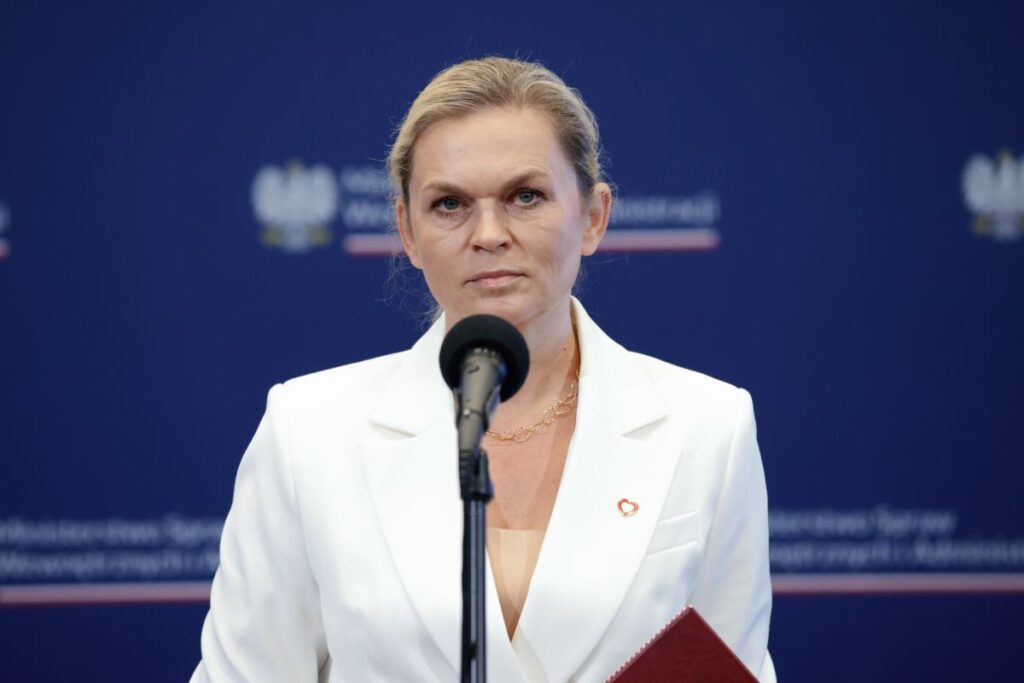 polonya da cocuklara sosyal medya erisimi 15 yasina kadar kisitlanacak 50225