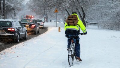 Polonya da dondurucu soguk nedeniyle yuzlerce okul kapandi 41338