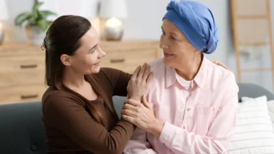 Polonya da gelir sarti olmayan bakim yardimi aylik 200 zloti ek destek 43542