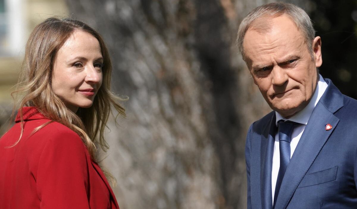 Polonya da pip reformu gerginligi bakan in tepkisi ve 11 milyar z oty lik ab fonu tehdidi 45576