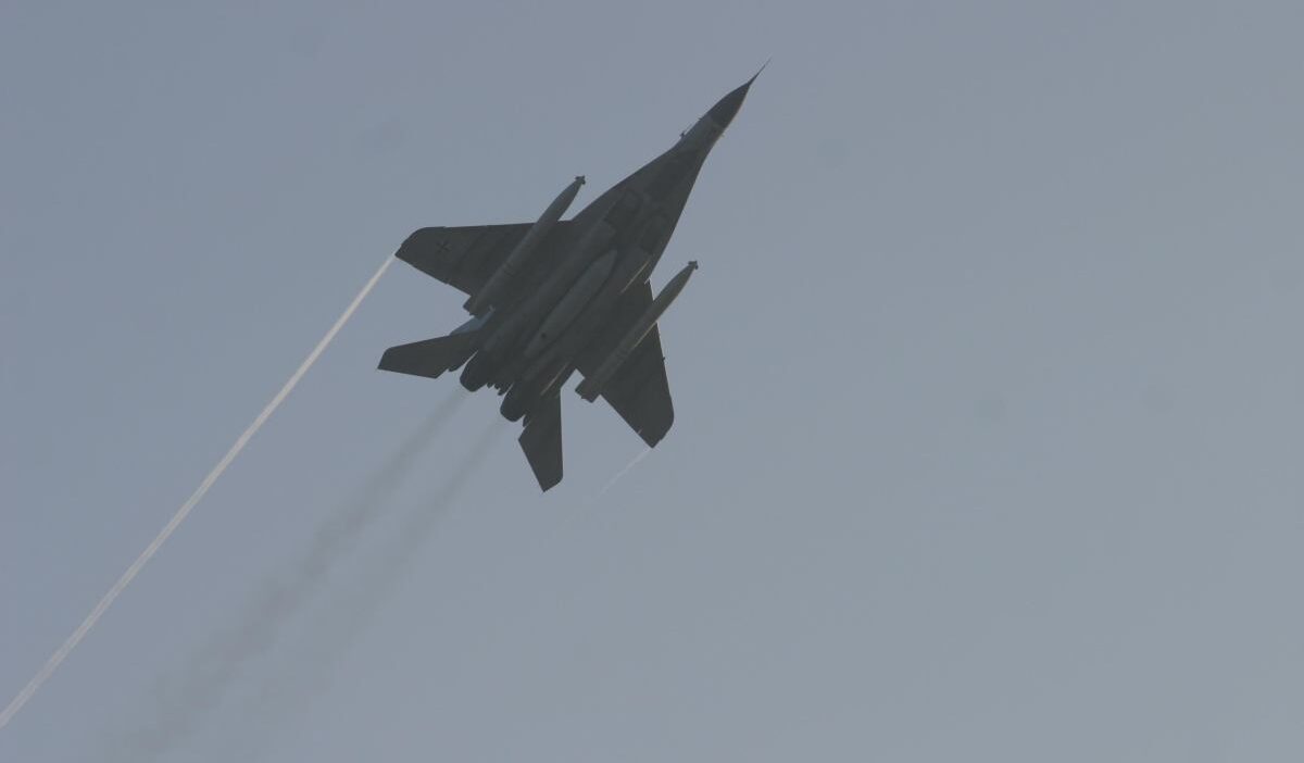 Polonya da sesten hizli ucaklarla planli egzersizler 45674