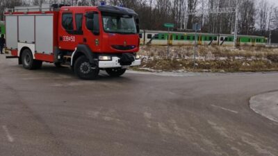 Polonya da tren kazasi genc yardim ederken altinda kalinca ailesinden kan i stegi 46792